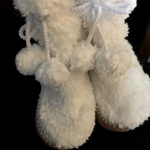 Kids furry slipper boots